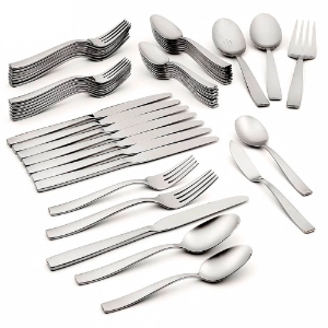Oneida Everdine 45 piece, Service for 8