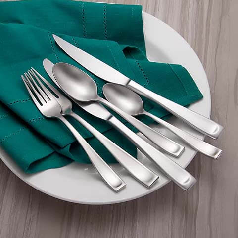 Oneida Satin Moda 65 Piece Set, Service for 12 - F11806AL20